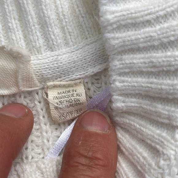 Cream Crewneck - Picture 5 of 7